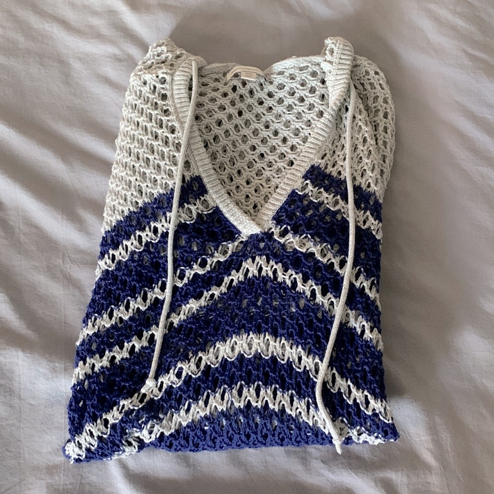 American Eagle sweater with hoodie. Knit see-through. medium. Navy Blue and gray